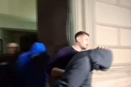 criminalul de 13 ani din timis e liber si s a intors la scoala parintii sunt terifiati si cer schimbarea legii 69735a8a7cbf8