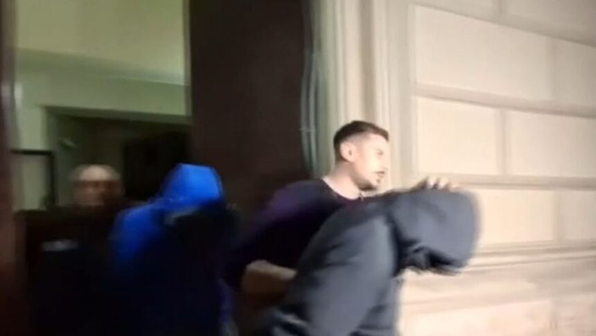 criminalul de 13 ani din timis e liber si s a intors la scoala parintii sunt terifiati si cer schimbarea legii 69735a8a7cbf8