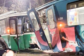 ctp iasi manevre ilegale cu doua tramvaie propuse pentru casare le au fost inlocuite numerele de inmatriculare si au fost trecute pe lista celor functionale 696d775bc17e0