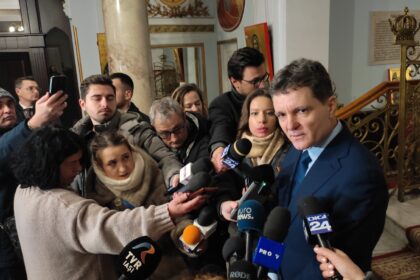 cum s a petrecut ziua unirii la iasi presedintele vs protestatari galagiosi aveti un proiect haideti sa l dezbatem 69756f7c2c6d6