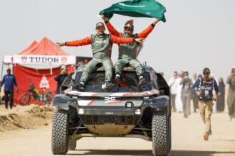 dacia scrie istorie la dakar echipajul sandriders castiga cea mai dura competitie de rally raid din lume 696bc236604fa