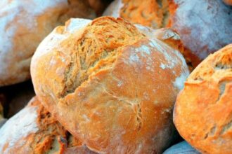 de ce nu trebuie sa tii painea in punga cum se depoziteaza corect pentru a ramane crocanta zile in sir 696fa4f36bc08