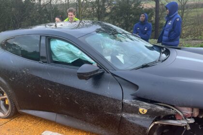 doi jucatori de la tottenham au fost implicati intr un accident rutier antrenorul thomas frank un pneu a explodat 69793622be5f2