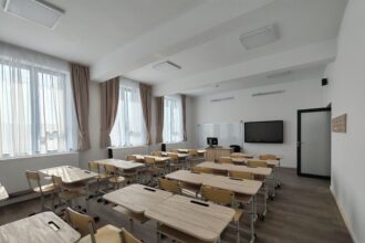 doua scoli sunt inchise si astazi in sudul judetului din cauza viscolului si a ninsorii cum se vor recupera orele 6960cef13356b