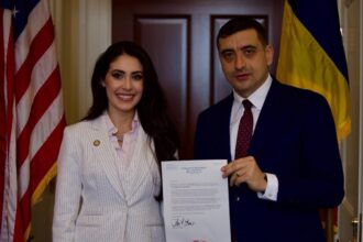 dovada zdrobitoare ca george simion s a intalnit cu oameni apropiati lui donald trump cum a laudat o presedintele pe congresmena care l a primit pe liderul aur video 6979354eeb7a8