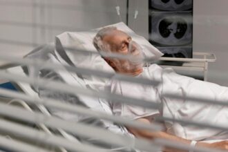 economii la buget pe seama celor vulnerabili efectele deciziei lui ilie bolojan asupra spitalelor de boli incurabile 69745d6da8a2a