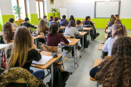 elevii din romania revin la ore joi 8 ianuarie cand vor avea urmatoarea vacanta calendarul anului scolar 2025 2026 695e76ef9ccea