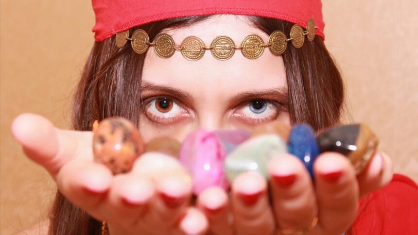 evolutia preturilor aurului pe bursele mondiale loveste dur si in comunitatile rome din iasi bulibasii din grajduri si harlau trebuie lemne acum nu aur 6970c119ad900