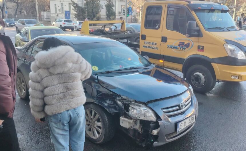 foto tamponare pe bulevardul independentei intre doi soferi incepatori 695a4596cb2c3