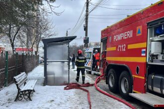 foto video incendiu mare la un local vechi si cunoscut din iasi pompierii se lupta acum cu flacarile ajuta si cetatenii 695f8490b7967