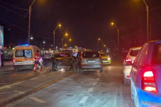 foto video un accident grav pe malul bahluiului chiar in fata sediului ambulantei impact frontal 6967c59296e3c