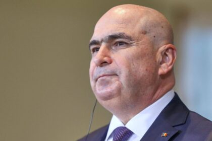 guvernul pregateste un fond al saraciei cum vrea bolojan sa imparta banii dupa ce a crescut taxele si impozitele locale 697a596377486