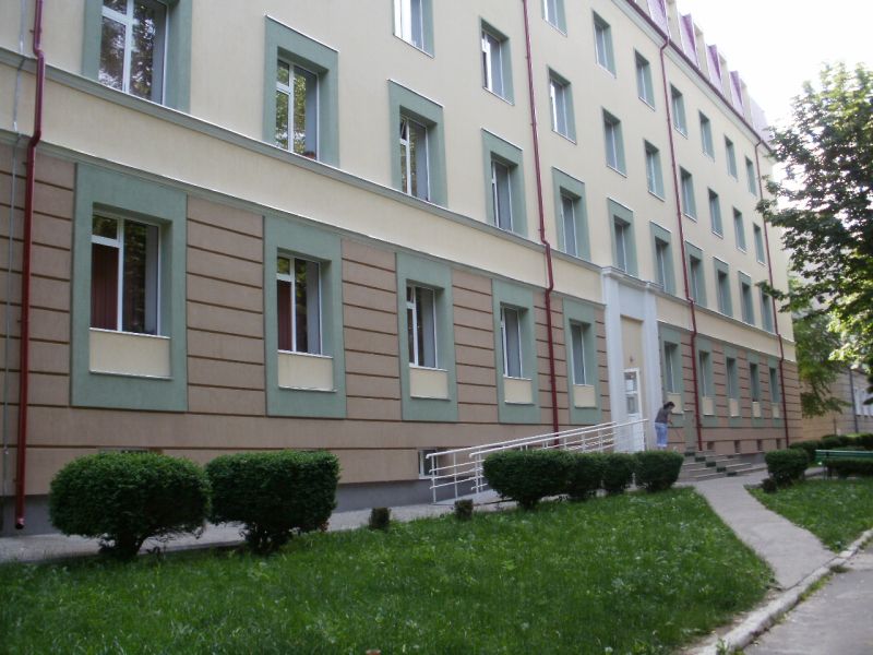 i a mutat falcile colegului student pe care l a auzit barfindu l in parc miroase a p supararea l a costat bani grei s a intamplat in fata caminului din copou 6970309f02476