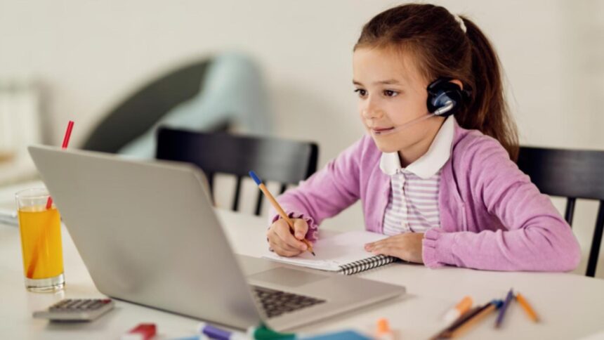 iarna si gerul crunt pun lacate pe usile scolilor sase unitati din patru judete muta lectiile online o scoala suspenda cursurile 6967c0edbc2bc