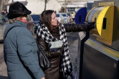 iesenii vor arunca gunoiul doar cu cardul sau aplicatie pe telefon cum functioneaza insulele ecologice 696fa63421d93