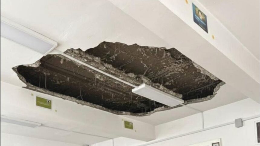 imagini soc tavan prabusit in sala de clasa la colegiul tehnic mihail sturdza din iasi fotografia a starnit ingrijorare pe retelele sociale 69659d970bea3