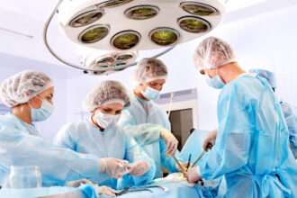 in fiecare luna doua femei ajung in medie la spital cu o tumora ce contine par dinti si grasime medic se presupune ca e vorba de un geaman inghitit in viata intrauterina 696a2dce83b57