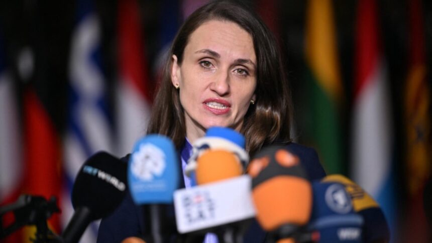 in plina austeritate bugetara rezista de la externe da 18 000 de euro pe un raft metalic 695ab2a0d1b59