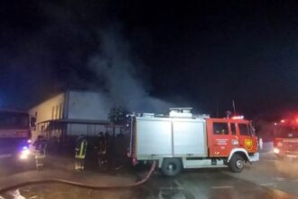 incendiu de proportii intr un abator din judetul harghita un muncitor a suferit mai multe arsuri 696fd8f8430db