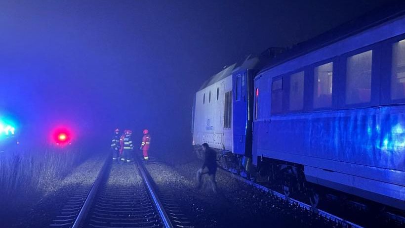 incendiu intr un tren cu 200 de pasageri blocat pe linie in apropiere de vaslui 697b1ffe694dd