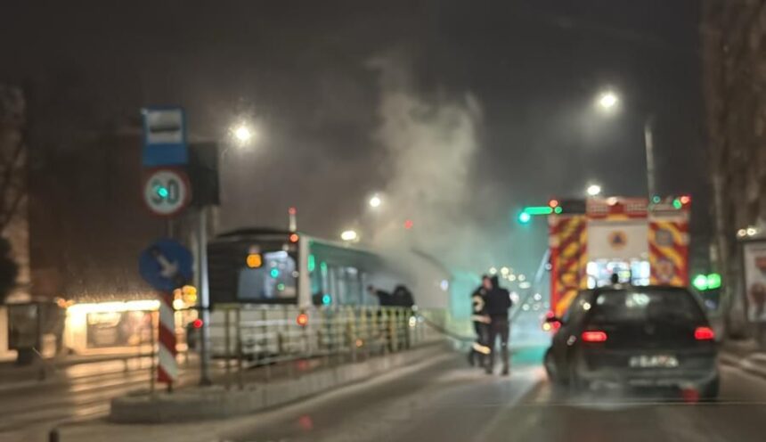 incendiu la un autobuz de la ctp iasi pompierii au intervenit de urgenta 697078e6247e9 2