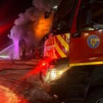 incendiu puternic la o tinichigerie auto din tulcea pompierii intervin cu mai multe autospeciale 69652d209694b