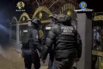 interlopi din buzau si doi britanici arestati pentru proxenetism dupa ce ar fi exploatat mai multe tinere in marea britanie video 6964d9c43fc82