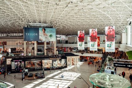 iulius simplifica experienta de shopping prin hello tax free la palas turistii din afara ue beneficiaza de rambursarea tva ului 6977baa06bb6f