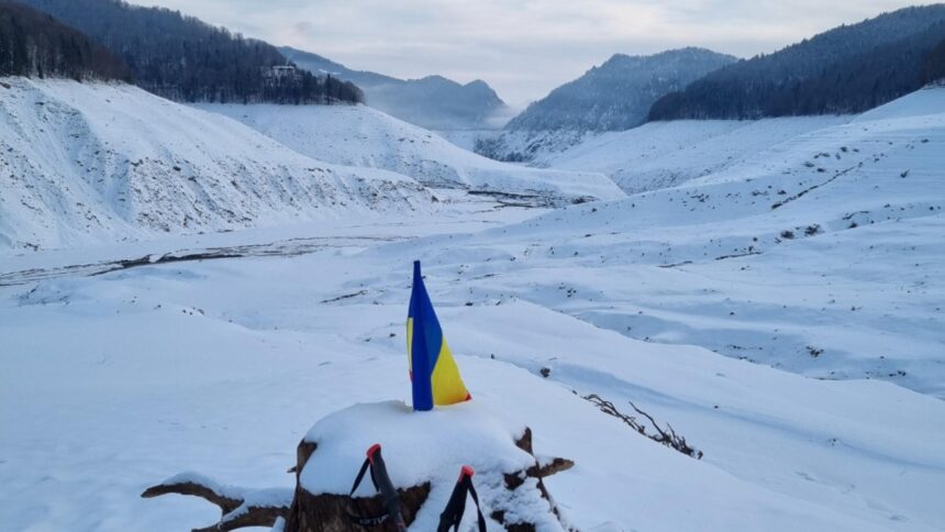 lacul vidraru golit compelt de apa a fost acoperit de zapada imagini uluitoare galerie foto 697b9ecfa7d7c