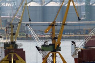 litigiu de munca amplu la portul constanta una dintre companiile importante data in judecata de sindicat si 22 de angajati 6970926017b02