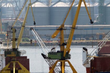 litigiu de munca amplu la portul constanta una dintre companiile importante data in judecata de sindicat si 22 de angajati 6970926017b02