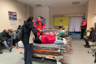 marea intrunire a cazutilor pe gheata de la iasi azi la upu 20 de ghinionisti doar pana la ora 15 695faeb2a64bc