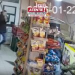 momentul in care un politician este atacat cu toporul in magazin cum se simte in prezent video 69764bed711be