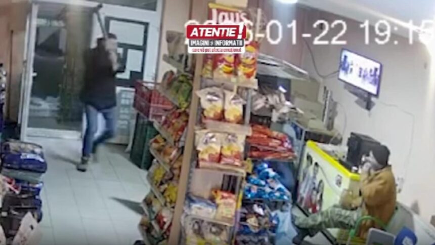 momentul in care un politician este atacat cu toporul in magazin cum se simte in prezent video 69764bed711be