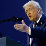 motivul pentru care donald trump a aparut cu mana invinetita la davos adevarul despre medicamentele pe care le ia zilnic nu risc nimic 69733d735f983