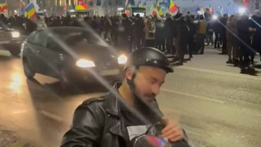 motociclistul care a proiectat mars la moscova la protestul aur amendat de jandarmi e la a doua abatere 696a27d176f99