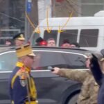 nicusor dan inca un moment penibil a primit onorul militar de dupa masina video 6977a5bb7b2b6
