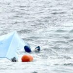 o barca in care se aflau 25 de turisti francezi s a rasturnat in largul omanului trei persoane au murit 69789638a1cfc