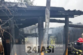 o familie cu copii si nepoti la un pas de moarte toata gospodaria a fost cuprinsa de flacari noaptea trecuta 697dce473f774