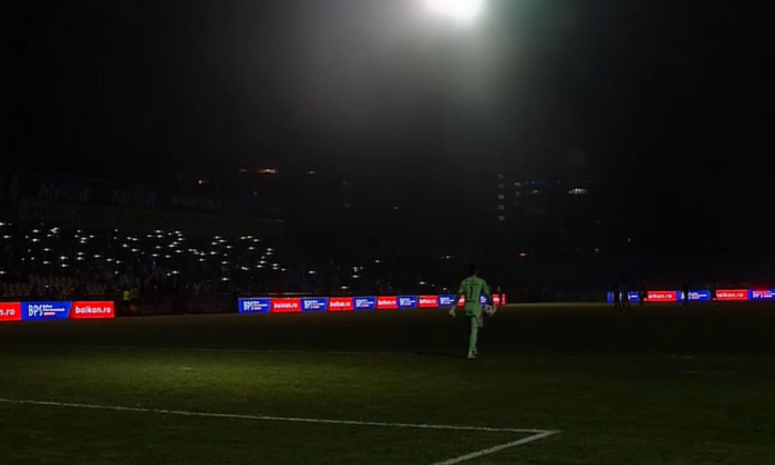 otelul a invins fk csikszereda scor 3 0 meciul a fost intrerupt dupa ce nocturna de la galati a picat 6977aca33a3bb