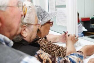 pensionarii cu probleme de sanatate vor primi aproape 2 163 de lei lunar suma se acorda din iulie in plus fata de pensie 6966f6f9e2a29