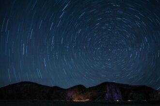 prima ploaie de meteori a anului 2026 cum putem observa quadrantidele si cand sunt vizibile 695663c9db597