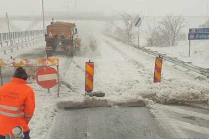 proces la judecatoria iasi intre politie si drumurile judetene din cauza unei amenzi pentru zapada cazuta pe sosea pe 20 martie contractul de deszapezire e pana la 15 marti 697b5e42da086