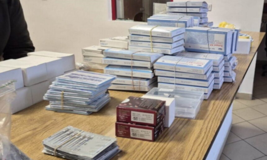 produse farmaceutice si dispozitive medicale de uz stomatologic in valoare de peste 200 000 de lei descoperite intr un microbuz la sculeni 69777fd689721