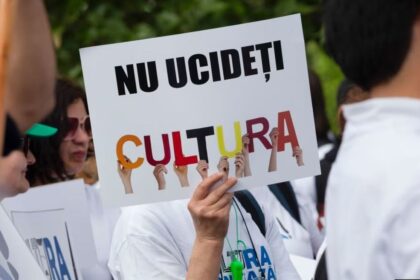 protest azi la palatul culturii chiar de ziua nationala a culturii angajatii reclama subfinantarea si taierile salariale vizitele nu sunt afectate 6968406f143a3