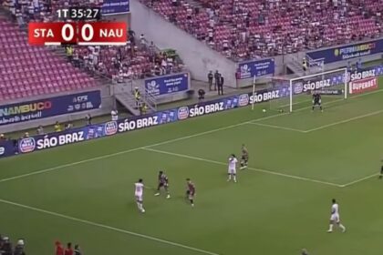 regula depay a fost aplicata un jucator a primit un cartonas galben pentru ca a urcat cu ambele picioare pe minge 6978e8dcb8f93