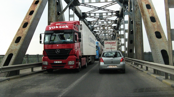 reincep lucrarile pe podul prieteniei trafic restrictionat intre giurgiu si ruse 695f7574d52c2