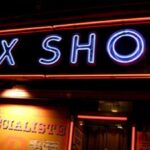 revelion incendiar la suceava a incercat sa jefuiasca un sex shop folosind un topor 69569afab7334