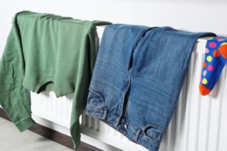 riscurile la care te expui atunci cand iti usuci hainele pe calorifer avertismentul specialistilor 6968d6b96db24