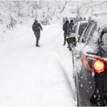 romanii iau cu asalt partiile de schi traficul pe dj 184 in localitatea cavnic ingreunat ca urmare a numarului ridicat de autoturisme 6957e571ea80c